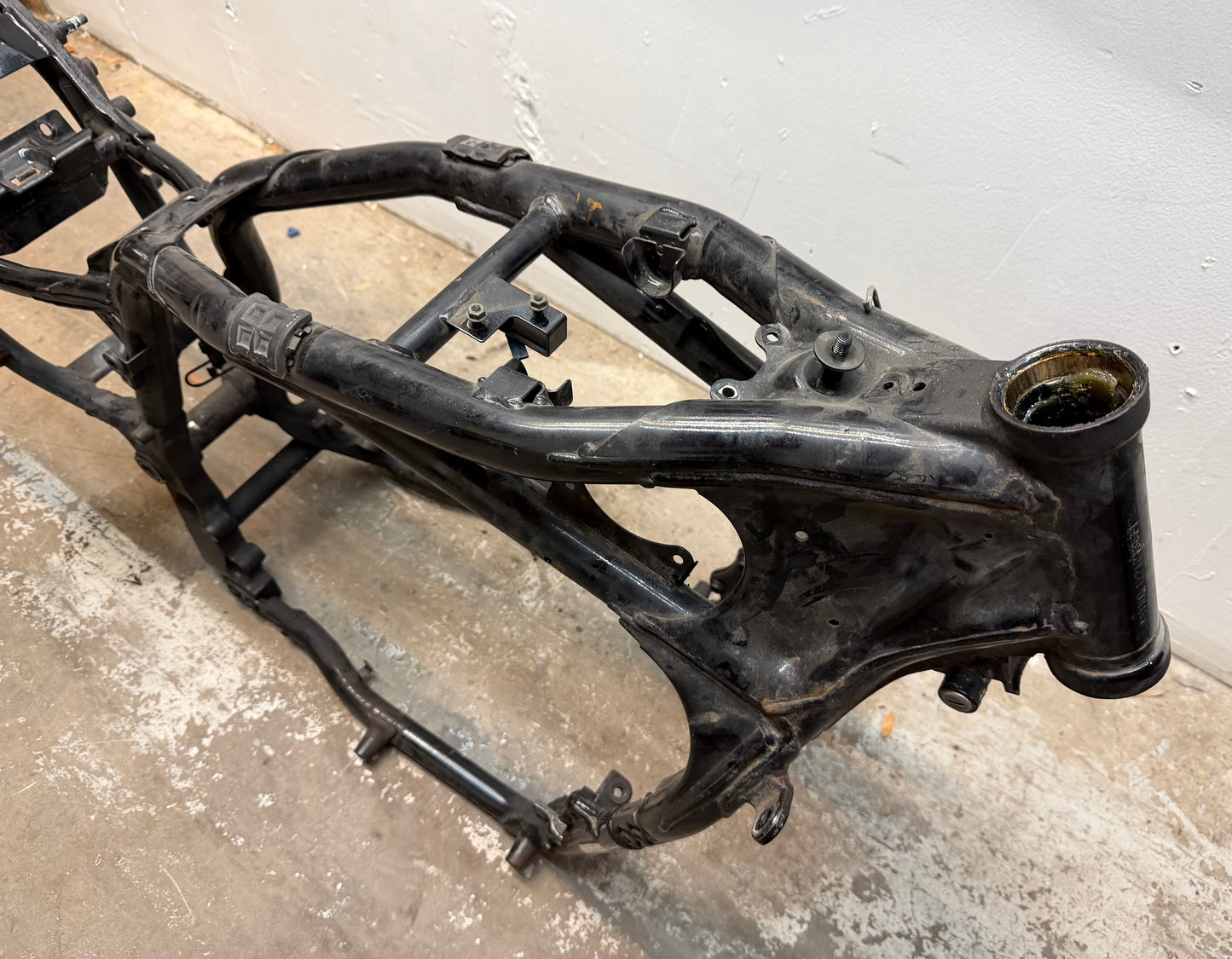 99-04 Kawasaki Vulcan Nomad VN1500 OEM Frame *CLN* 32160-1677