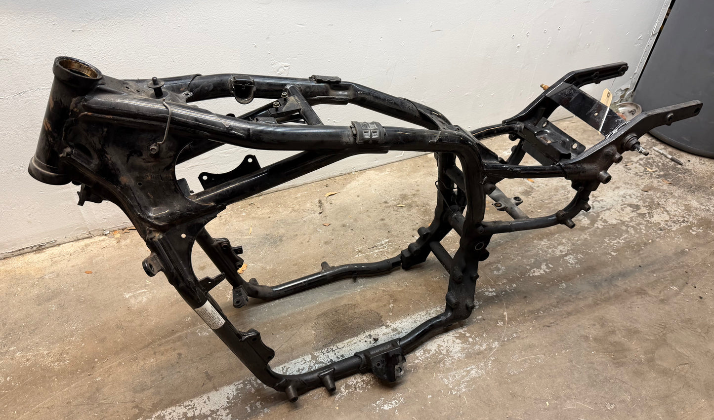 99-04 Kawasaki Vulcan Nomad VN1500 OEM Frame *CLN* 32160-1677