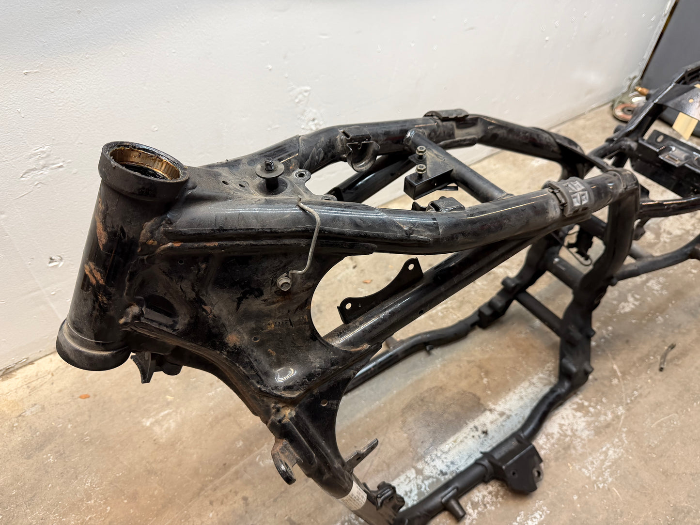 99-04 Kawasaki Vulcan Nomad VN1500 OEM Frame *CLN* 32160-1677