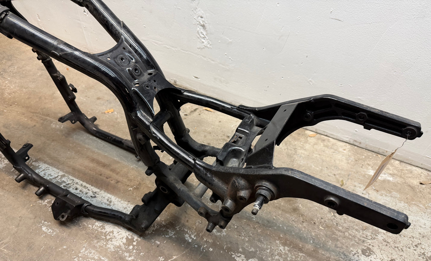 99-04 Kawasaki Vulcan Nomad VN1500 OEM Frame *CLN* 32160-1677