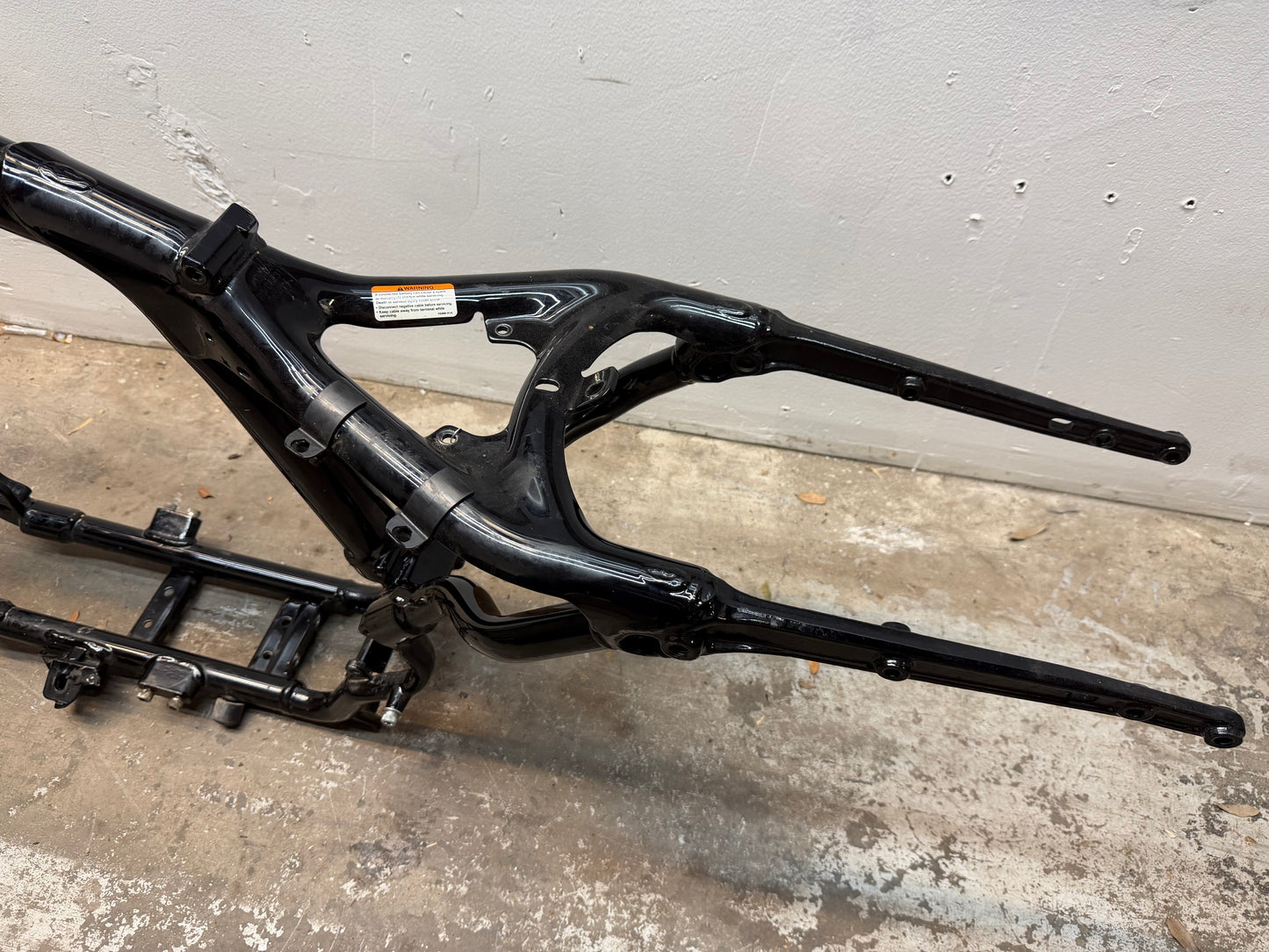 2014-2022 Harley Davidson Sportster 883 OEM Frame *CLN* 47000031