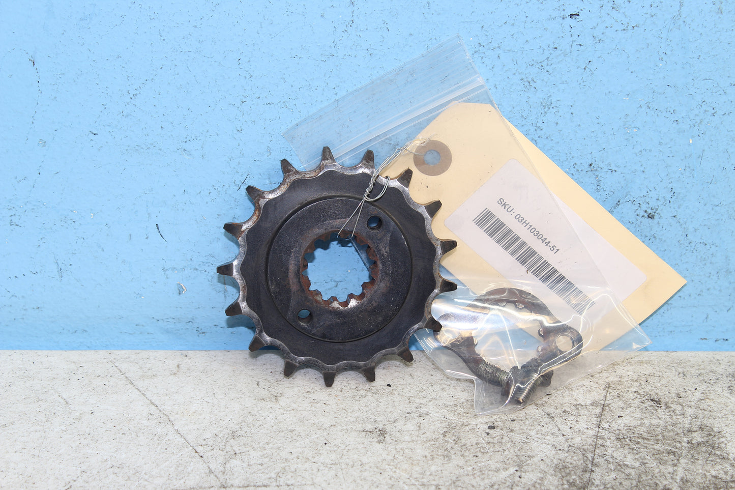 98-03 Honda Shadow VT 750 Deluxe ACE OEM Front Sprocket Chain Drive 17T