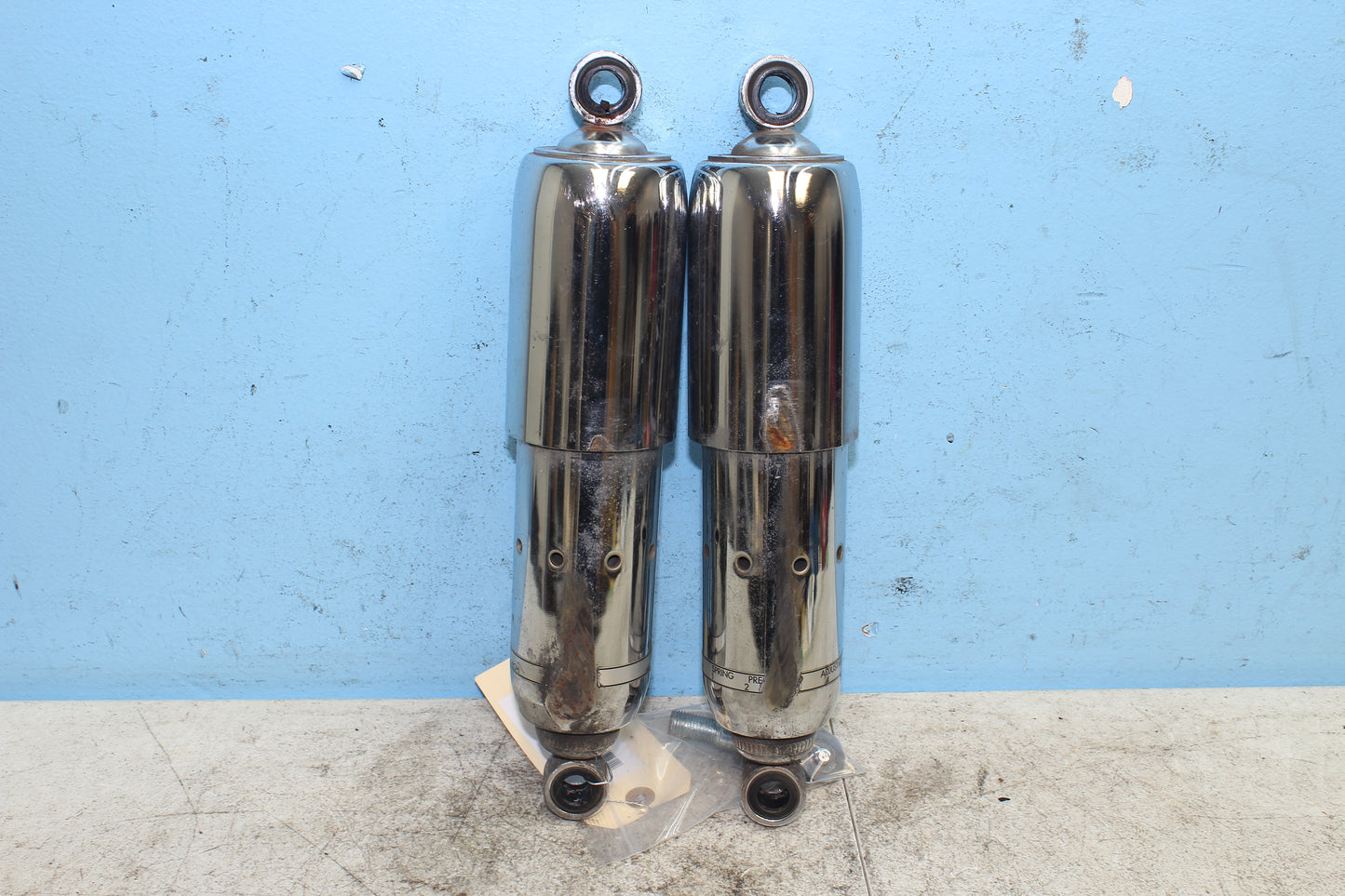 98-03 Honda Shadow VT 750 Deluxe ACE Rear Shocks Left Right *DMG* 52400-MBA-611