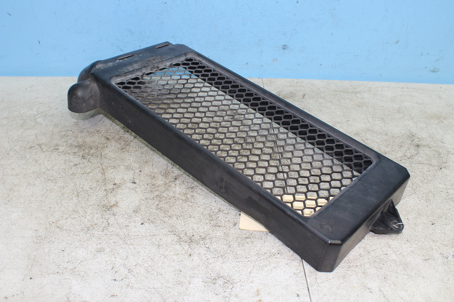 98-03 Honda Shadow VT 750 Deluxe ACE OEM Radiator Grill Cover 19035-MBA-670