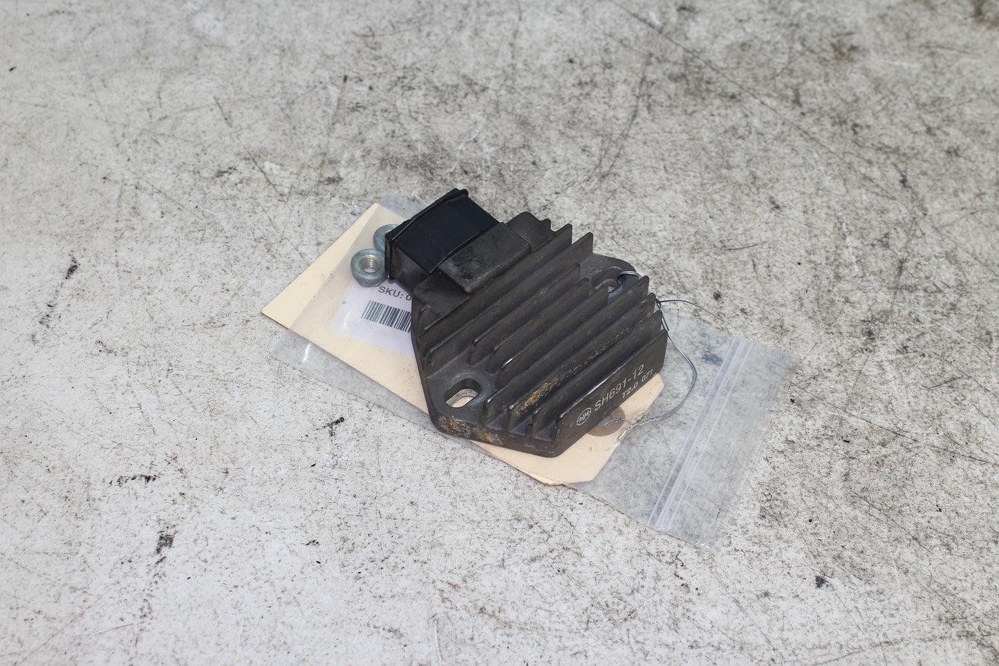 98-03 Honda Shadow VT 750 Deluxe ACE OEM Rectifier Volt Regulator 31600-KFG-861