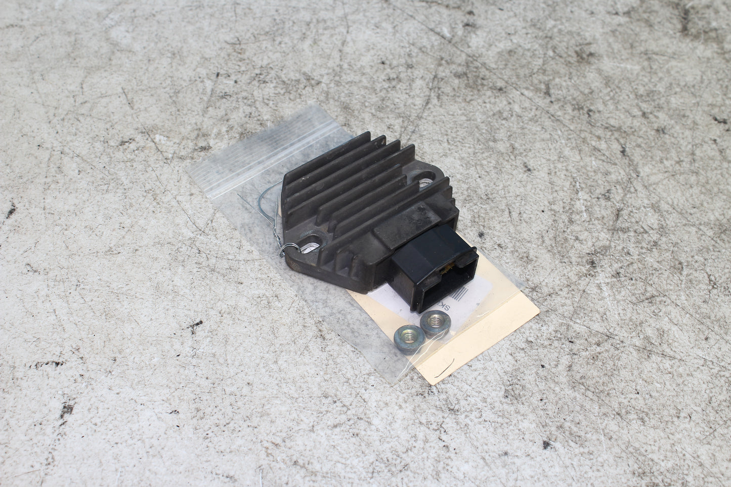 98-03 Honda Shadow VT 750 Deluxe ACE OEM Rectifier Volt Regulator 31600-KFG-861