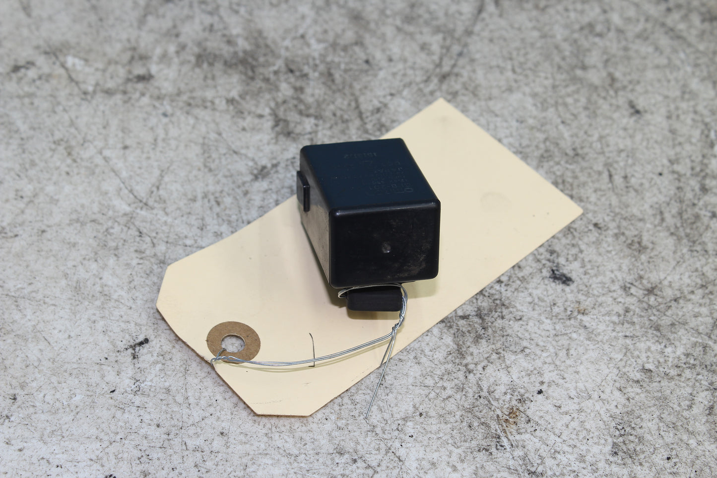 98-03 Honda Shadow VT 750 Deluxe ACE OEM Turn Signal Flasher Relay G8B-201-01