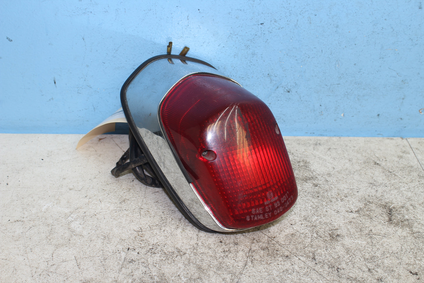 98-03 Honda Shadow VT 750 Deluxe ACE OEM Rear Tail Brake Light 33701-MBA-671