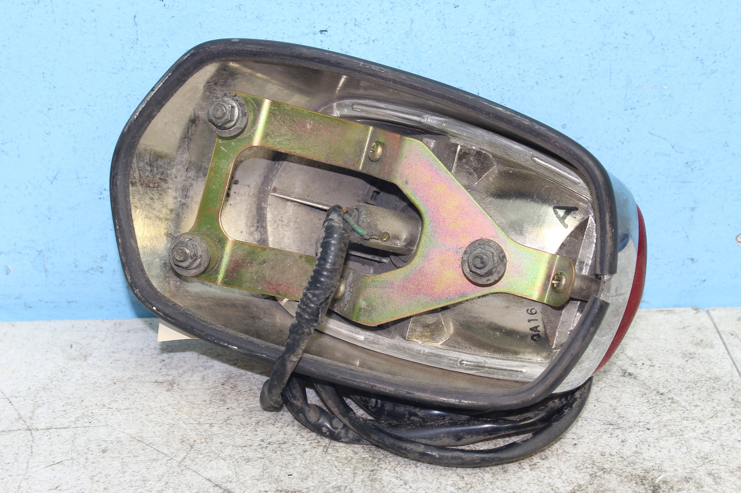 98-03 Honda Shadow VT 750 Deluxe ACE OEM Rear Tail Brake Light 33701-MBA-671