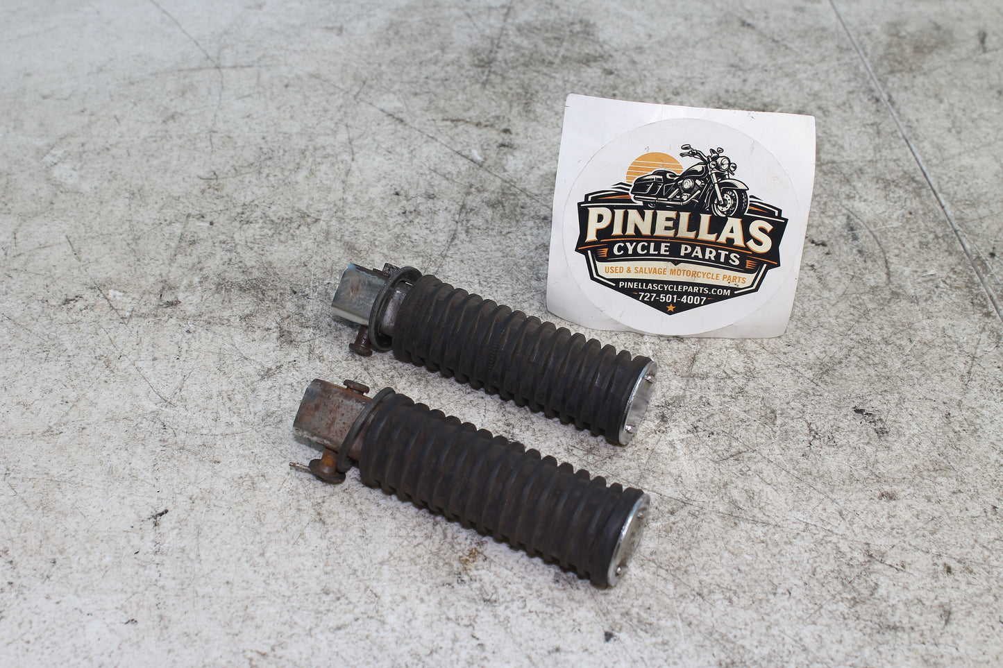 98-03 Honda Shadow VT 750 Deluxe ACE OEM Rear Passenger Foot Pegs Left Right