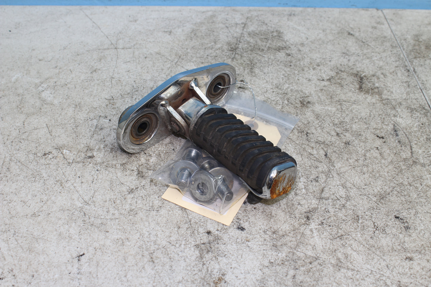 98-03 Honda Shadow VT 750 Deluxe ACE OEM Right Driver Foot Peg *DMG*