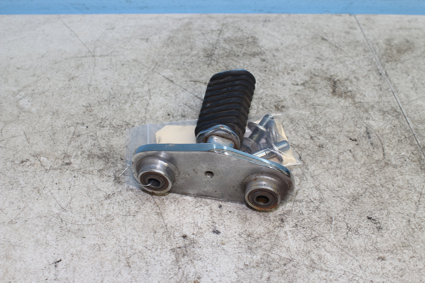 98-03 Honda Shadow VT 750 Deluxe ACE OEM Right Driver Foot Peg *DMG*