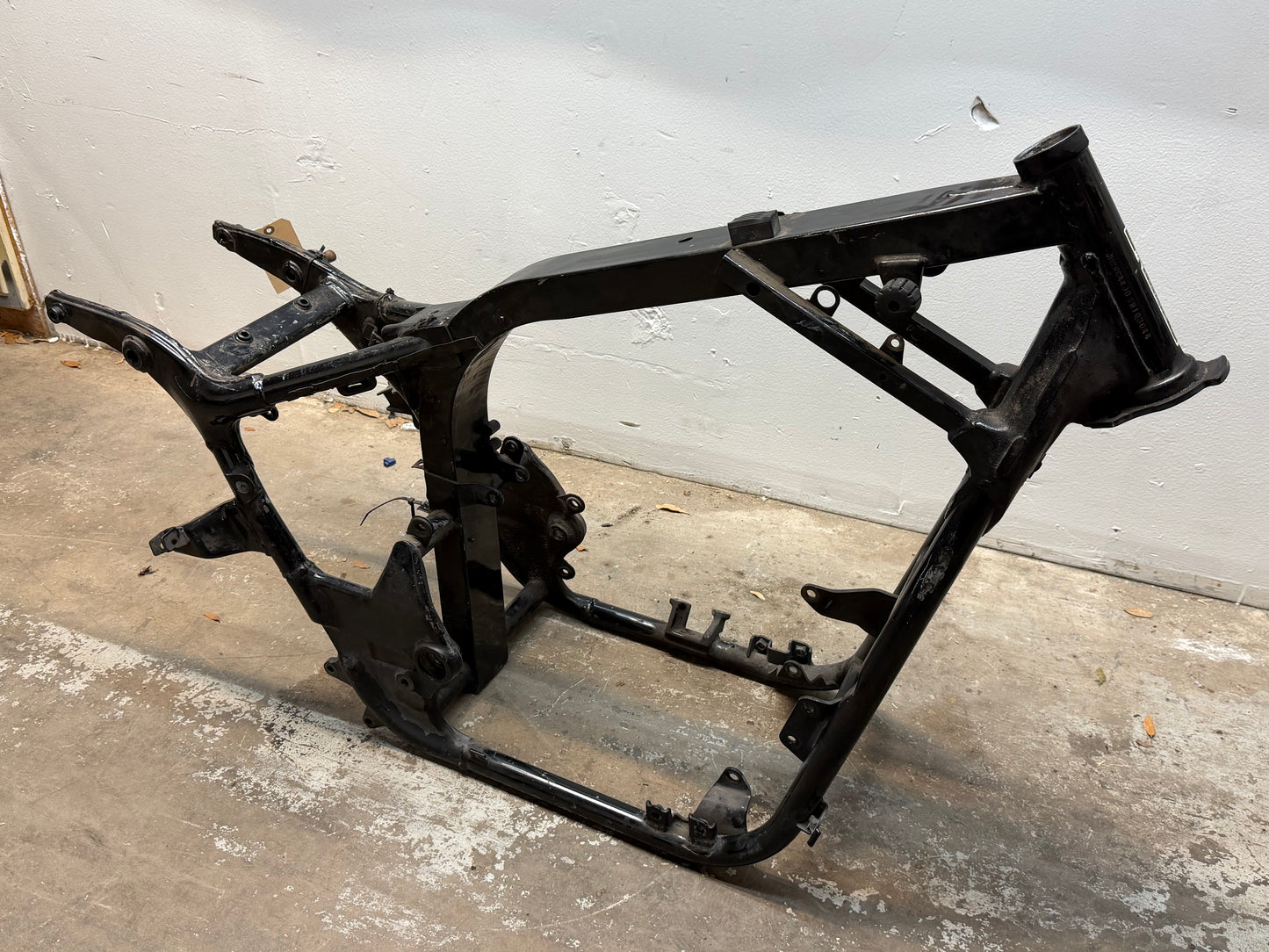 98-03 Honda Shadow VT 750 Deluxe ACE OEM Frame *SLVG* 50100-MBA-L60ZA