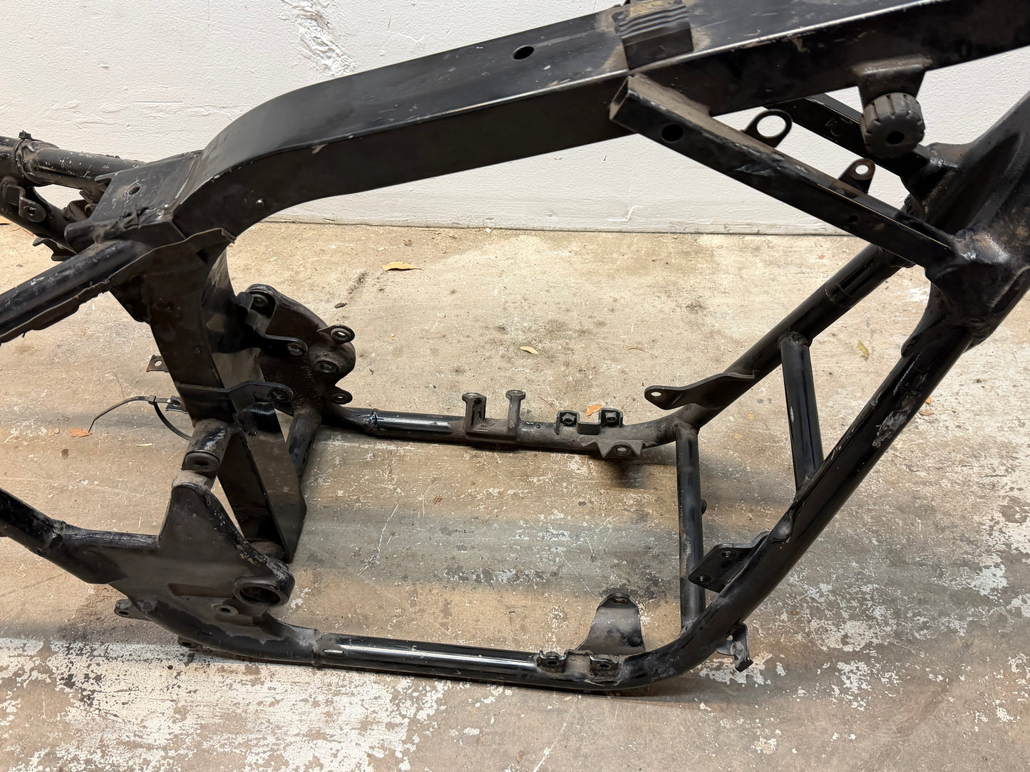 98-03 Honda Shadow VT 750 Deluxe ACE OEM Frame *SLVG* 50100-MBA-L60ZA