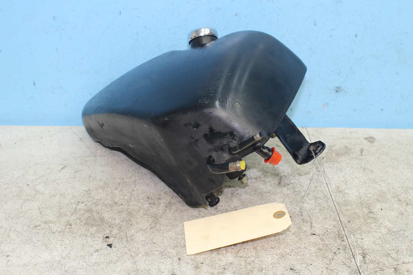98-03 Harley Sportster Hugger 883 OEM Oil Tank 62475-97A