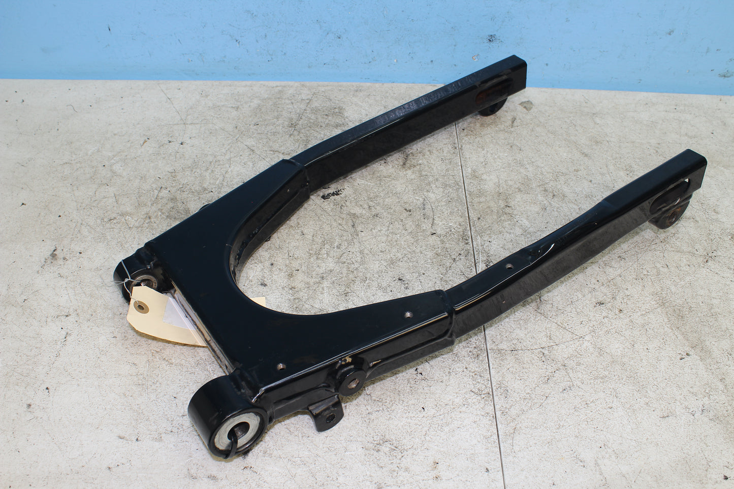 98-03 Harley Sportster Hugger 883 OEM Swing Arm 47547-87B