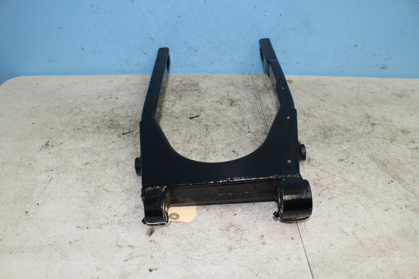 98-03 Harley Sportster Hugger 883 OEM Swing Arm 47547-87B