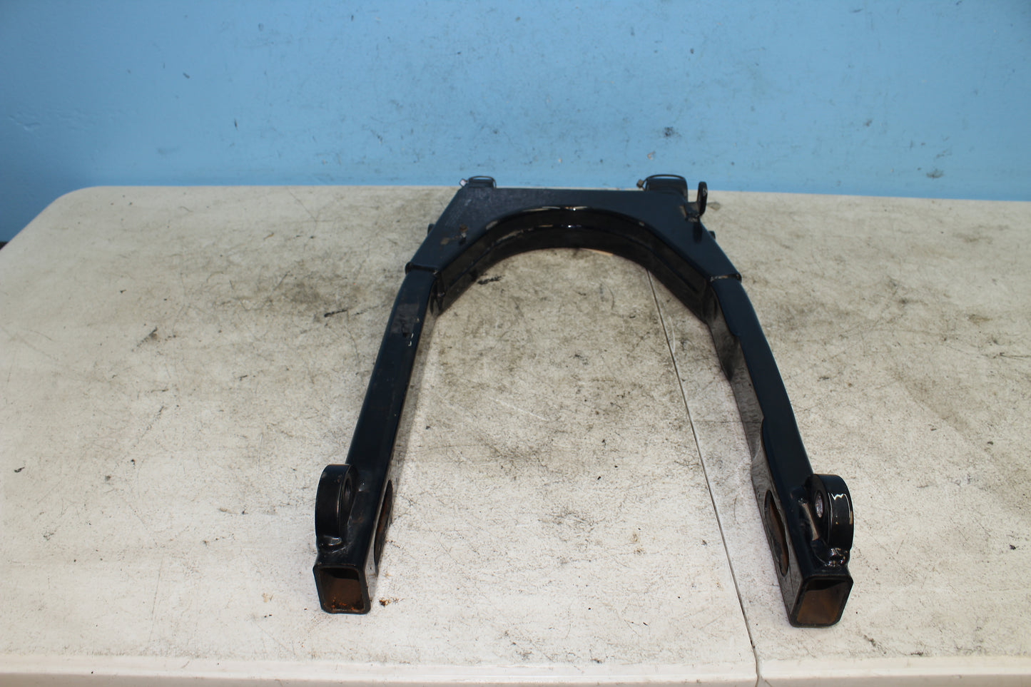 98-03 Harley Sportster Hugger 883 OEM Swing Arm 47547-87B