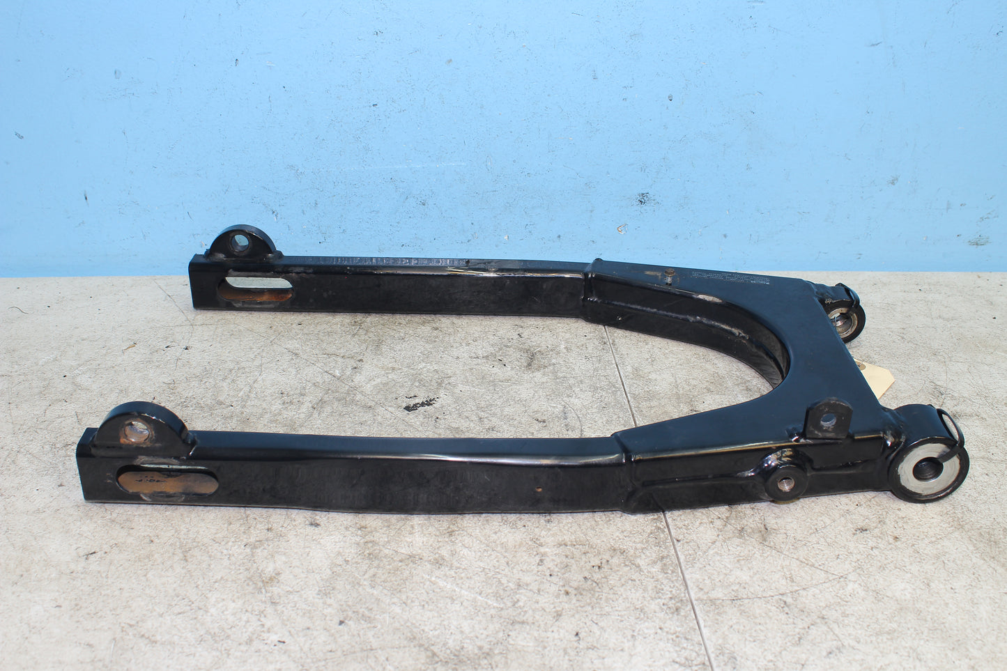 98-03 Harley Sportster Hugger 883 OEM Swing Arm 47547-87B