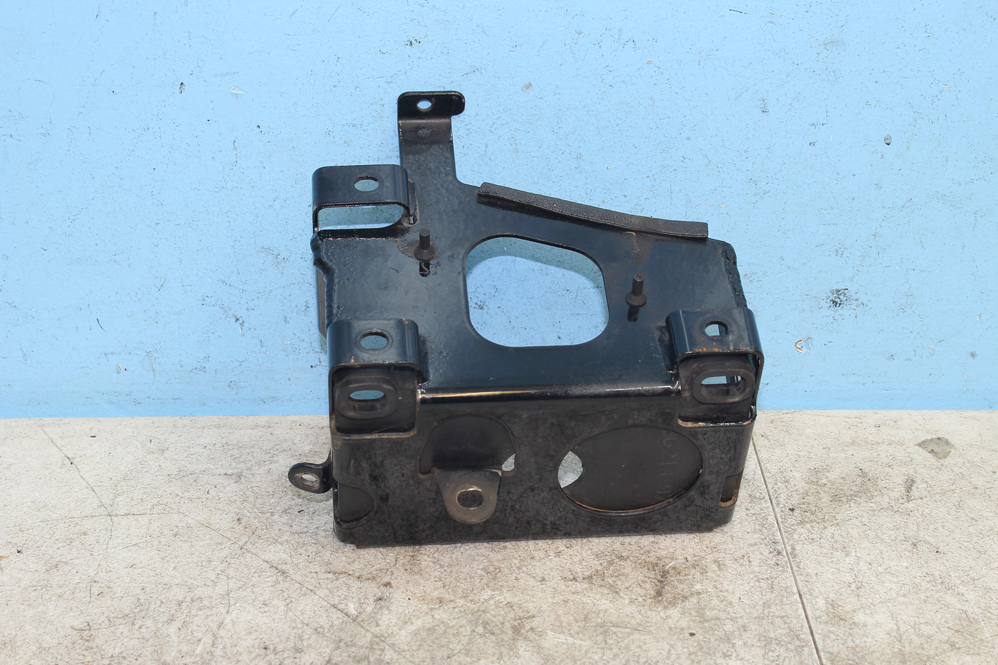 98-03 Harley Sportster Hugger 883 OEM Battery Box Tray 66194-98