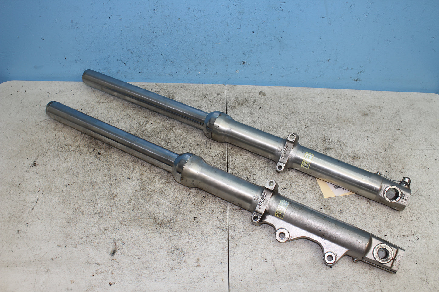 98-03 Harley Sportster Hugger 883 OEM Front Forks Left Right 45928-92 45929-92