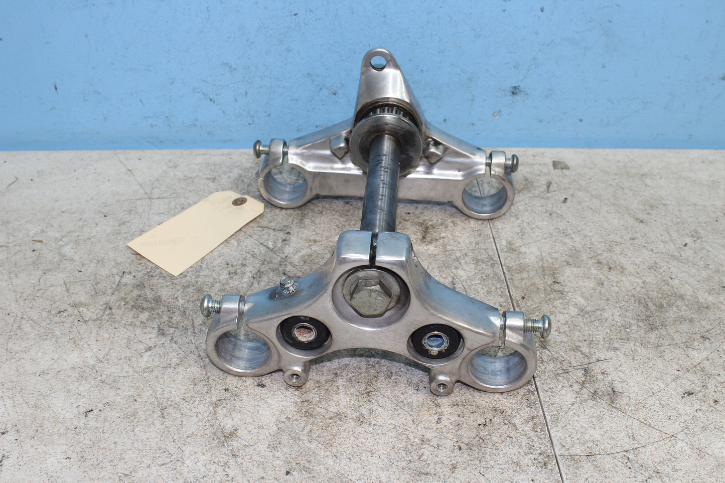 98-03 Harley Sportster Hugger 883 OEM Triple Tree 45563-87 45739-87