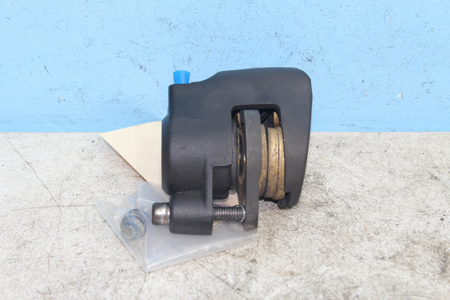 98-03 Harley Sportster Hugger 883 OEM Front Brake Caliper 44046-84C