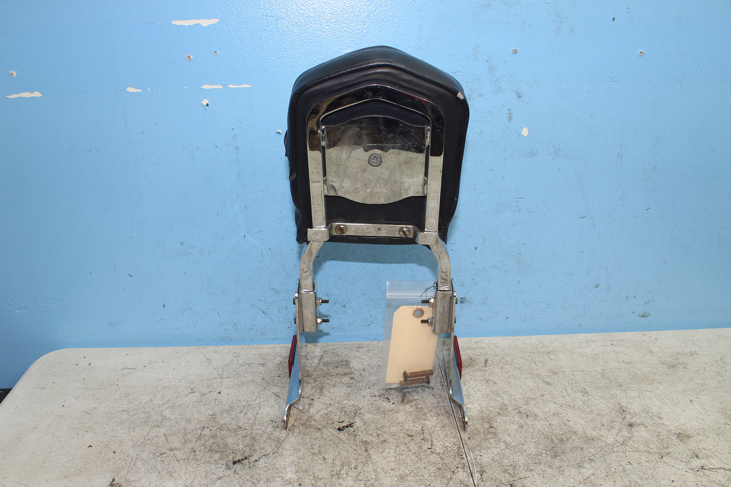 98-03 Harley Sportster Hugger 883 OEM Sissy Bar Passenger Back Rest *SMALL PEEL*