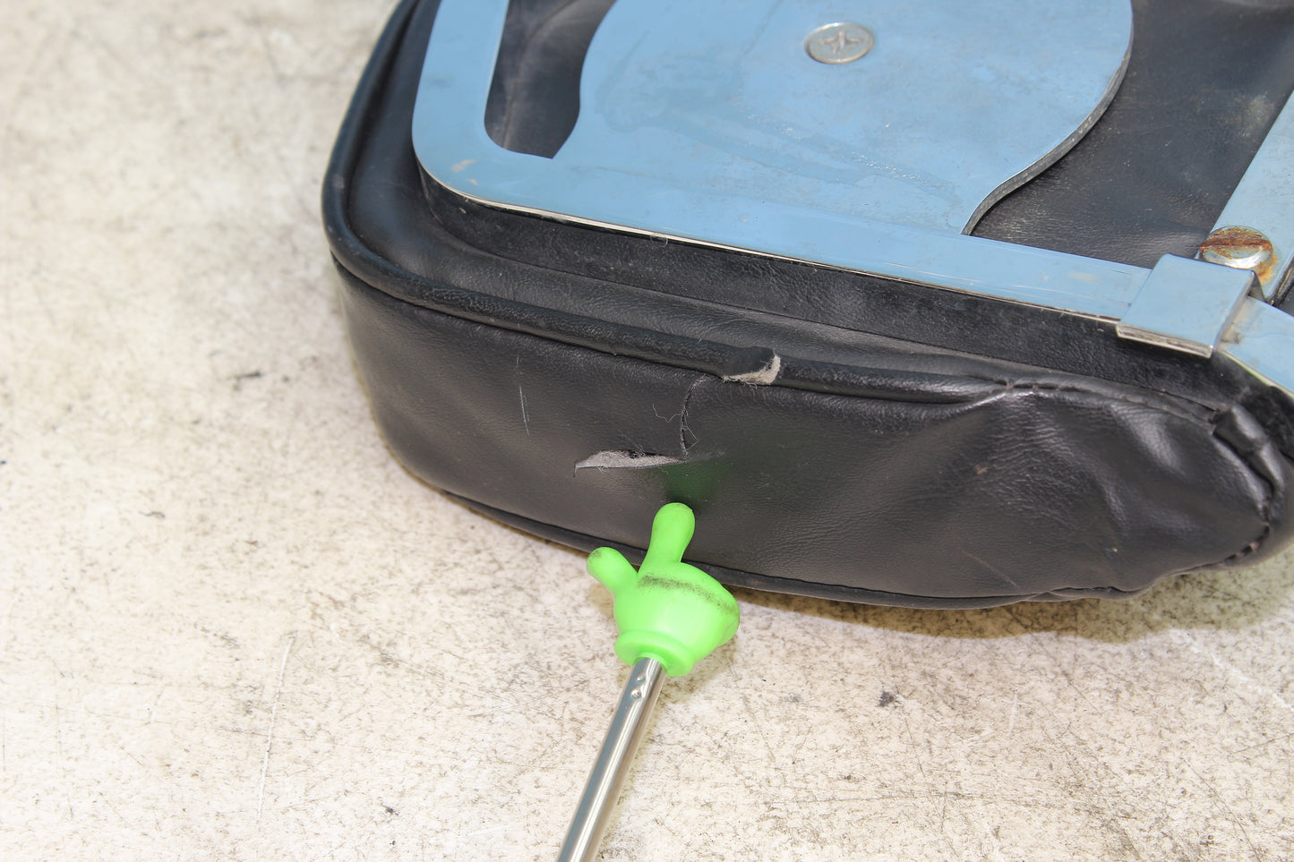 98-03 Harley Sportster Hugger 883 OEM Sissy Bar Passenger Back Rest *SMALL PEEL*