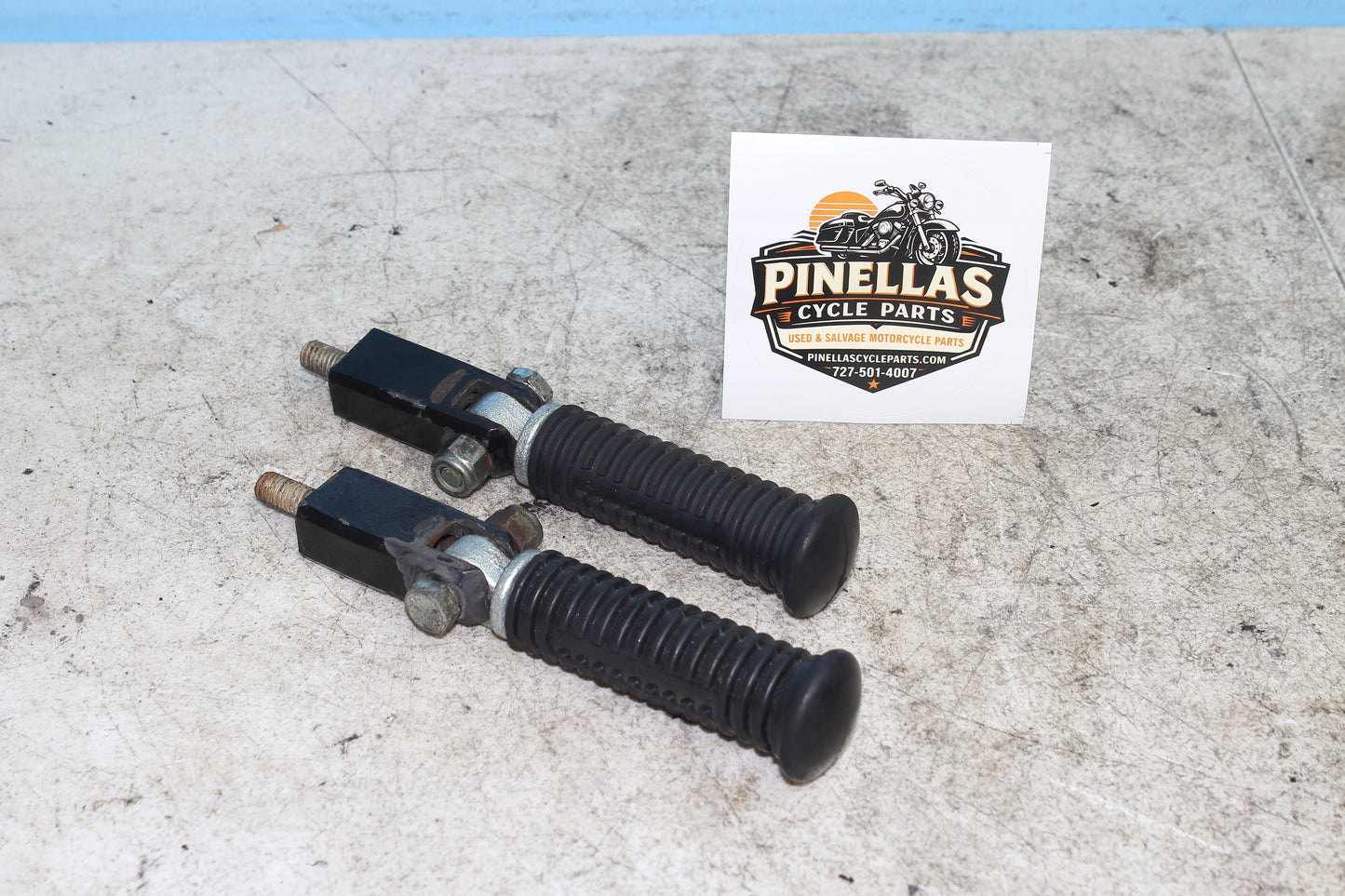 98-03 Harley Sportster Hugger 883 OEM Rear Passenger Foot Pegs Left Right