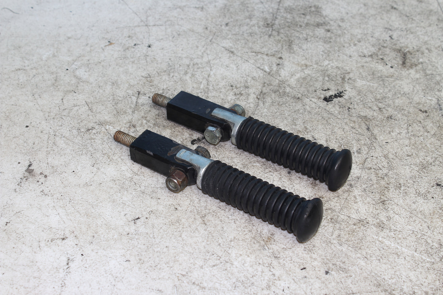 98-03 Harley Sportster Hugger 883 OEM Rear Passenger Foot Pegs Left Right