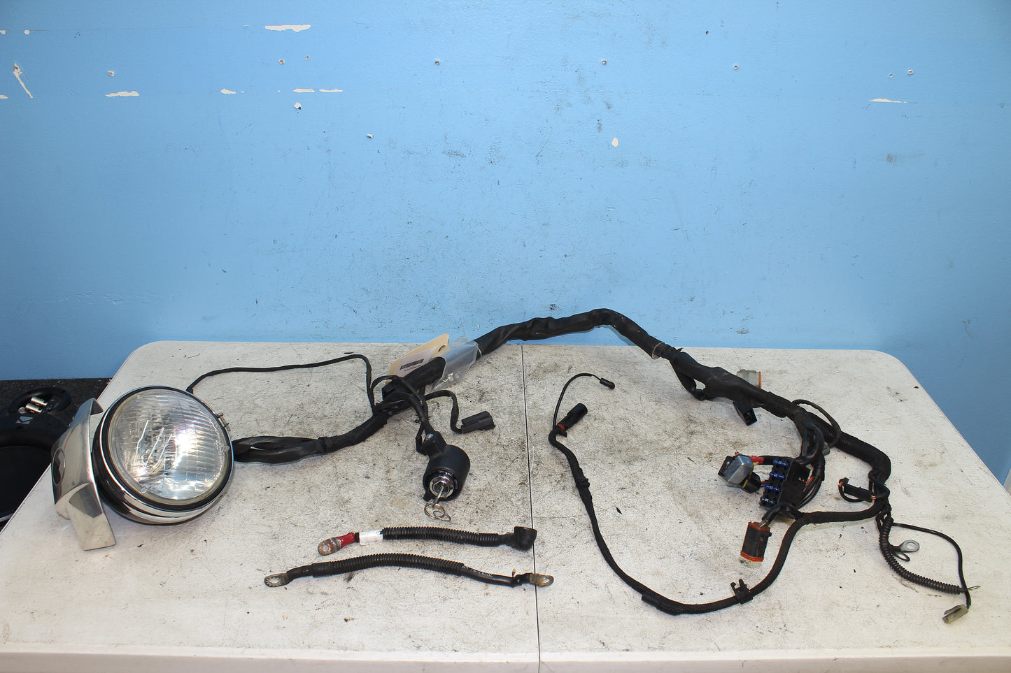 98-03 Harley Sportster Hugger 883 Main Wiring Harness Headlight Ignition w/ Key
