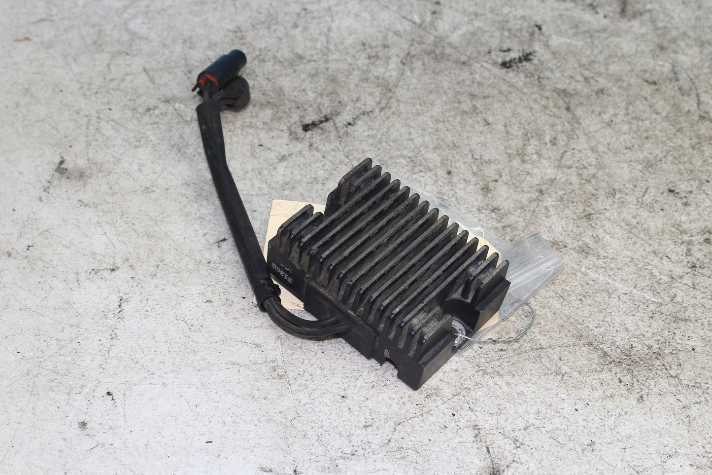 98-03 Harley Sportster Hugger 883 OEM Rectifier Voltage Regulator 74523-94A