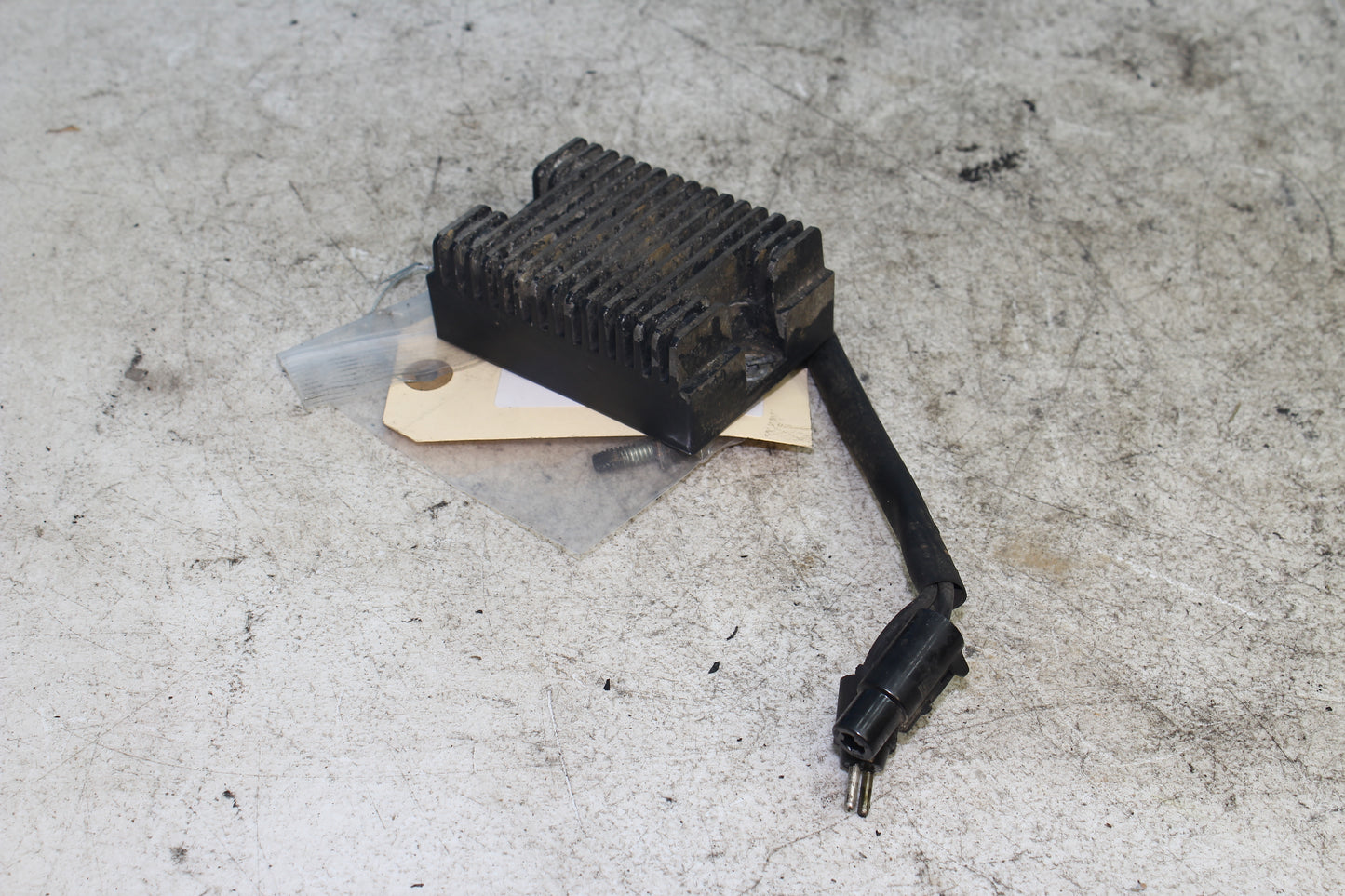 98-03 Harley Sportster Hugger 883 OEM Rectifier Voltage Regulator 74523-94A