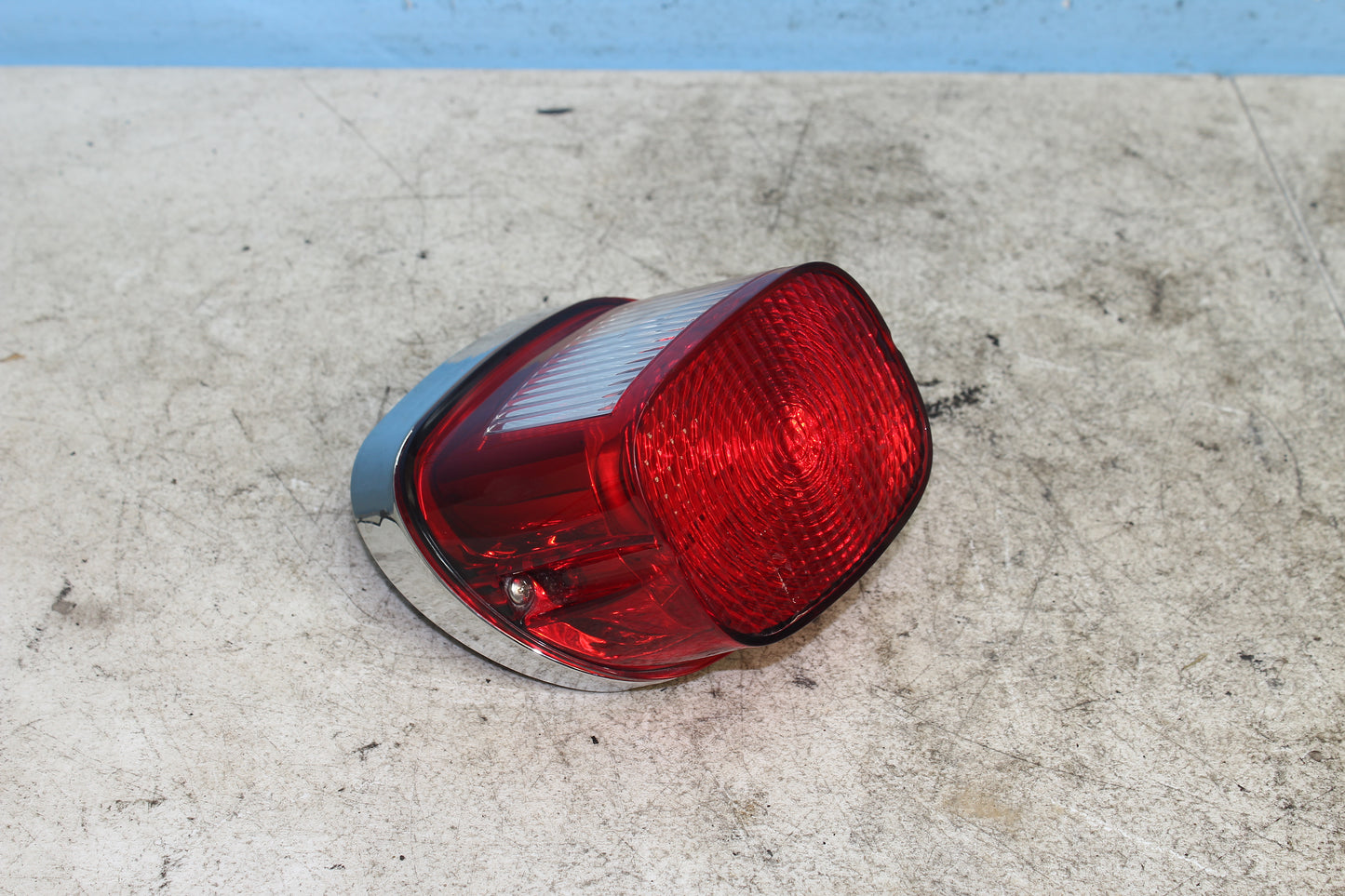 98-03 Harley Sportster Hugger 883 OEM Rear Brake Tail Light 68140-04