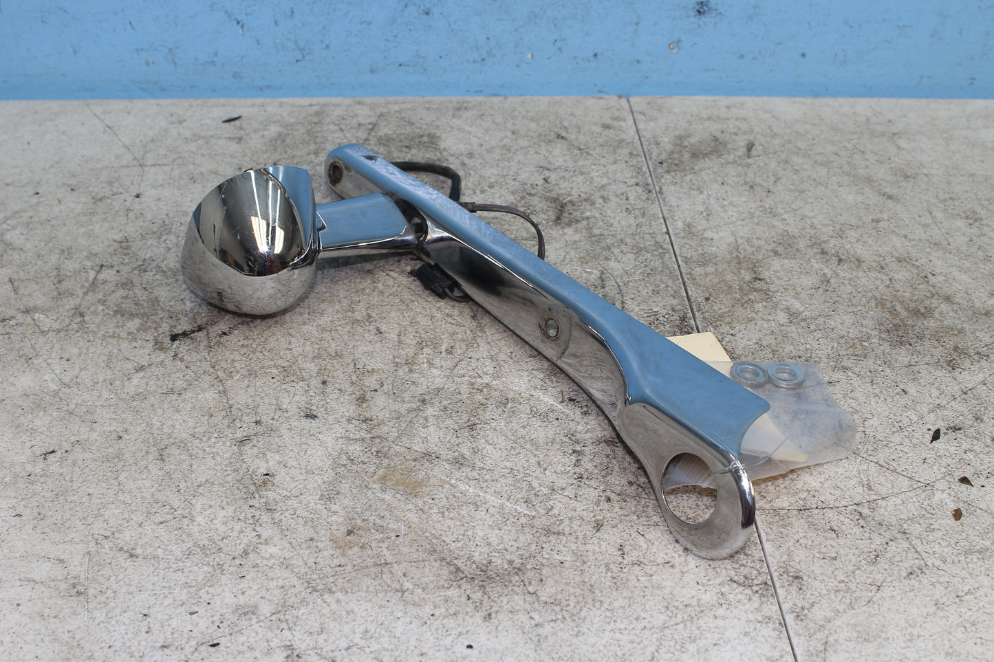 98-03 Harley Sportster Hugger 883 OEM Rear Right Turn Signal Strut Cover *DMG*