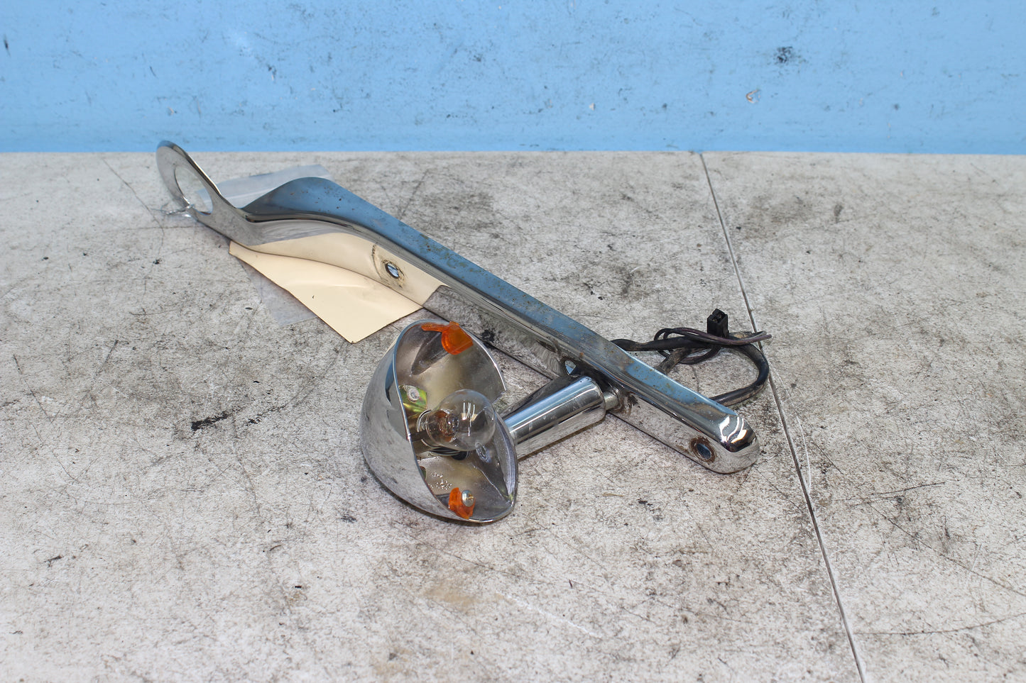 98-03 Harley Sportster Hugger 883 OEM Rear Right Turn Signal Strut Cover *DMG*