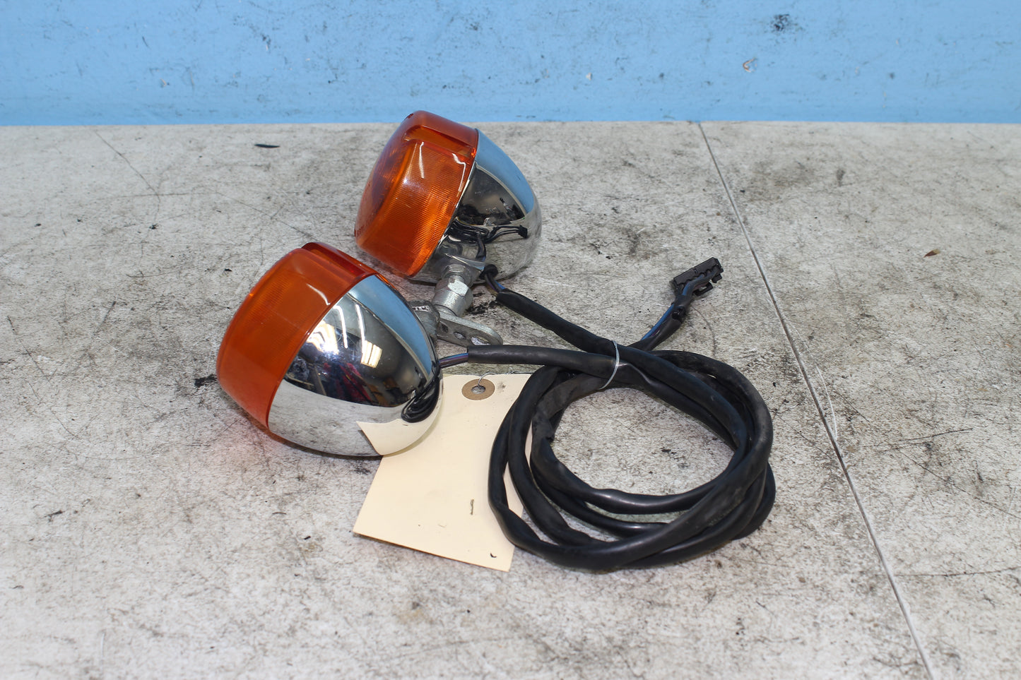 98-03 Harley Sportster Hugger 883 OEM Front Turn Signals Left Right 68709-94