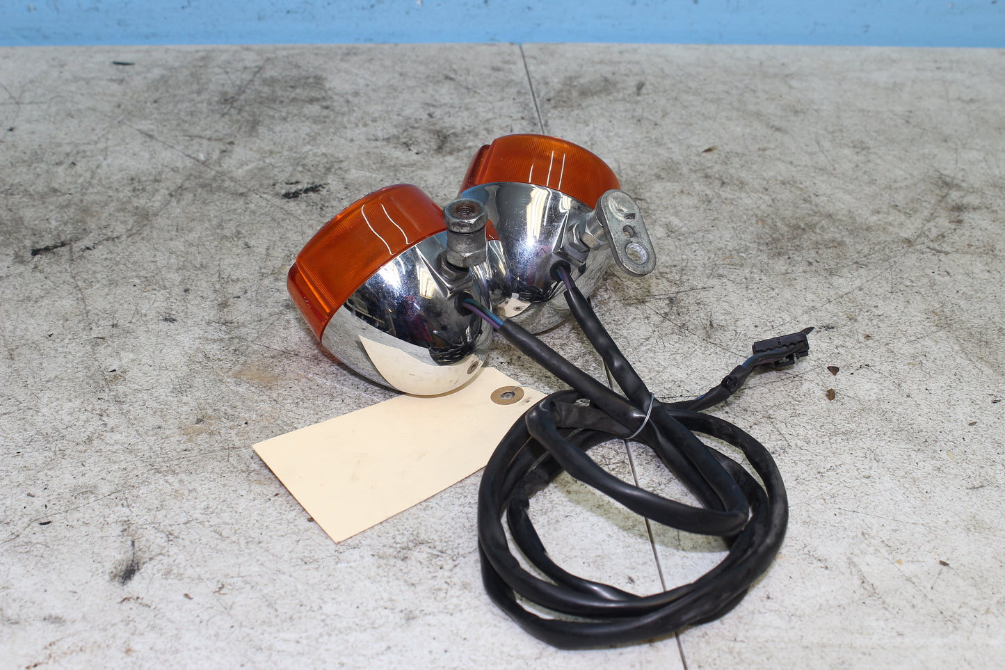 98-03 Harley Sportster Hugger 883 OEM Front Turn Signals Left Right 68709-94