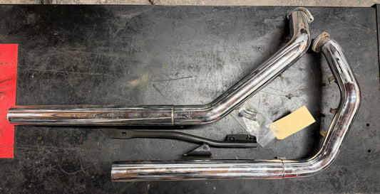 98-03 Harley Sportster Hugger 883  Vance & Hines Exhuast *DMG*