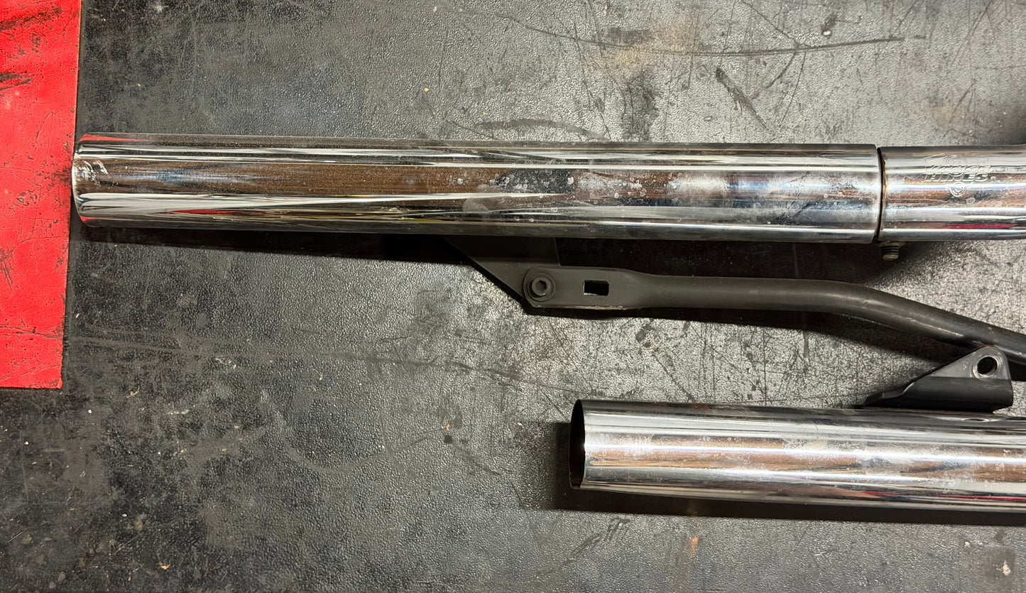 98-03 Harley Sportster Hugger 883  Vance & Hines Exhuast *DMG*