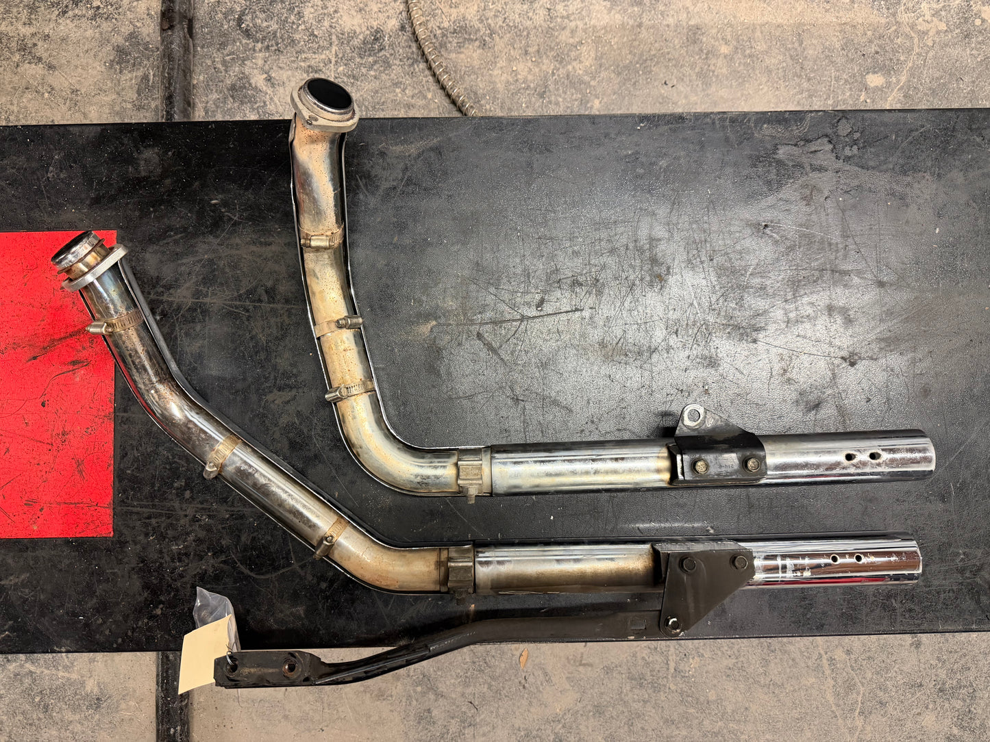 98-03 Harley Sportster Hugger 883  Vance & Hines Exhuast *DMG*
