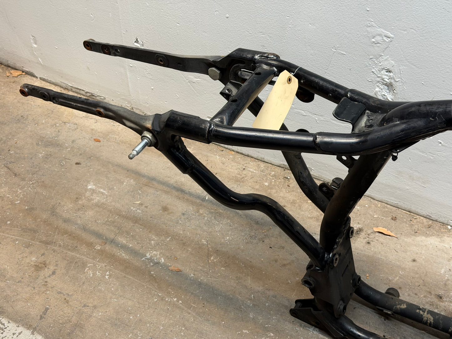 98-03 Harley Sportster Hugger 883 OEM Frame *CLN* 47150-98A