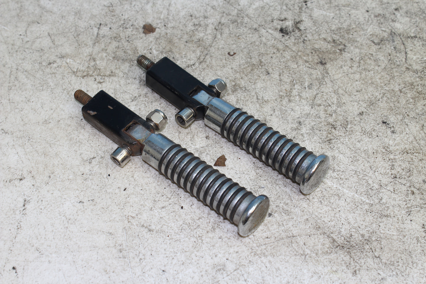82-85 Harley Sportster XLX1000 Rear Passenger Foot Pegs Mount Left Right