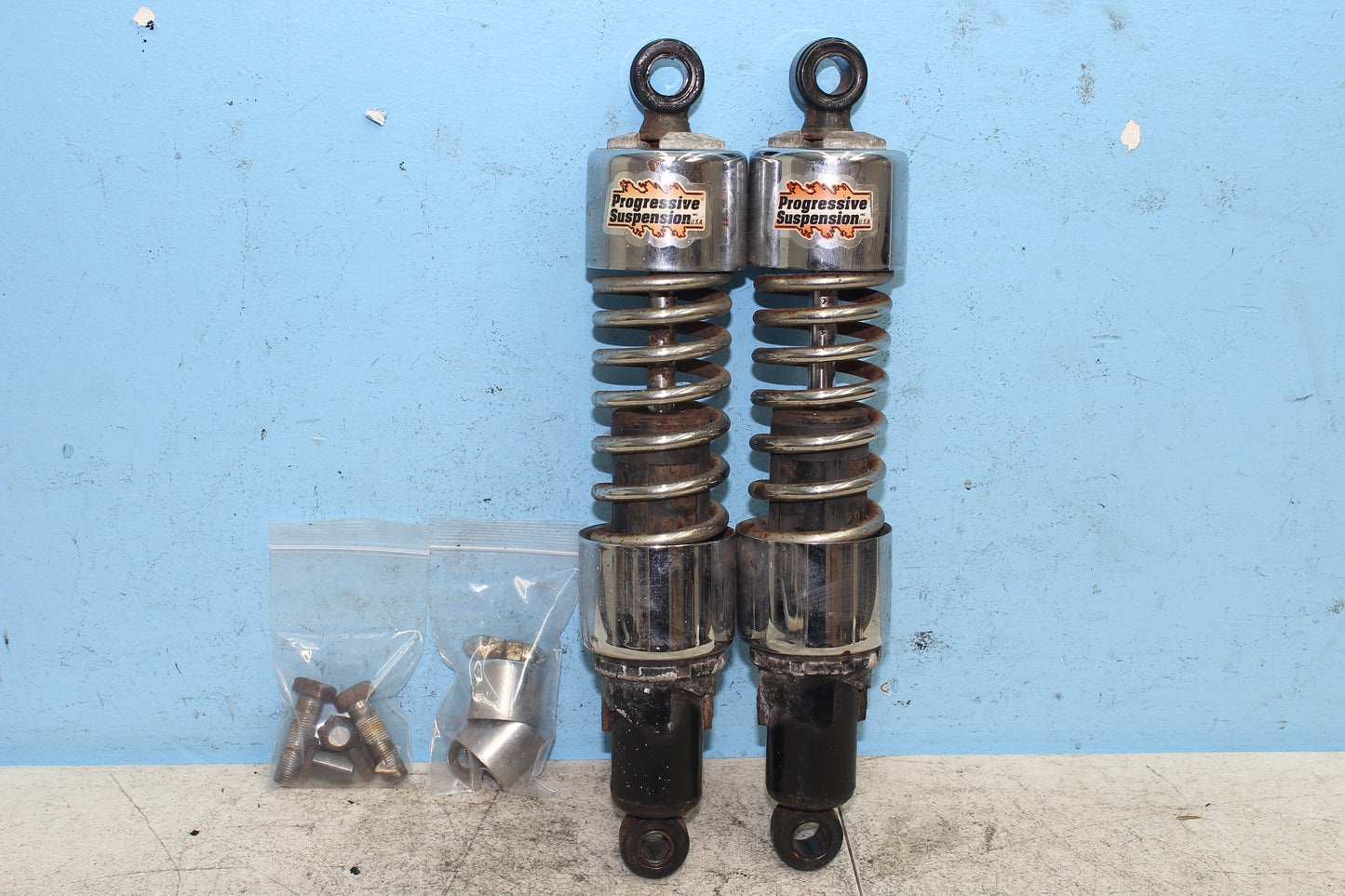 82-85 Harley Sportster XLX1000 Ironhead Rear Shocks Left Right 54568-82
