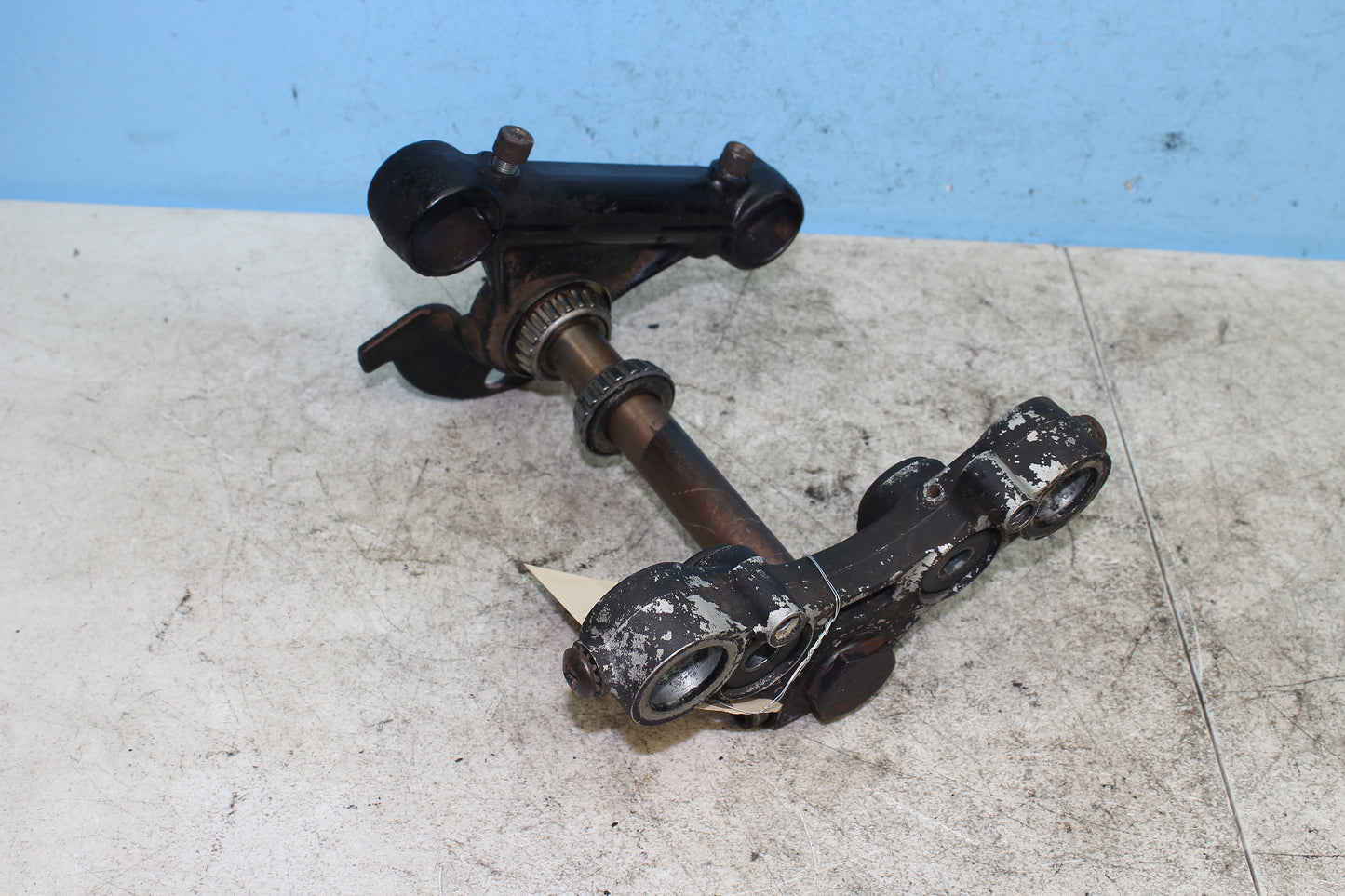 82-85 Harley Sportster XLX1000 Ironhead Triple Tree 47694-84 45736-78B