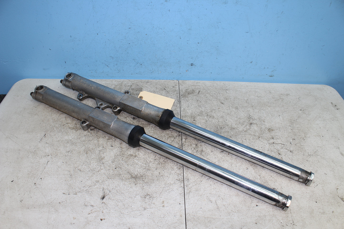 82-85 Harley Sportster XLX1000 Ironhead Forks Left Right 45900-84A 45901-84A