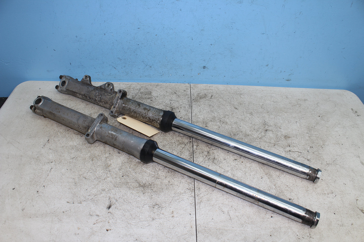 82-85 Harley Sportster XLX1000 Ironhead Forks Left Right 45900-84A 45901-84A