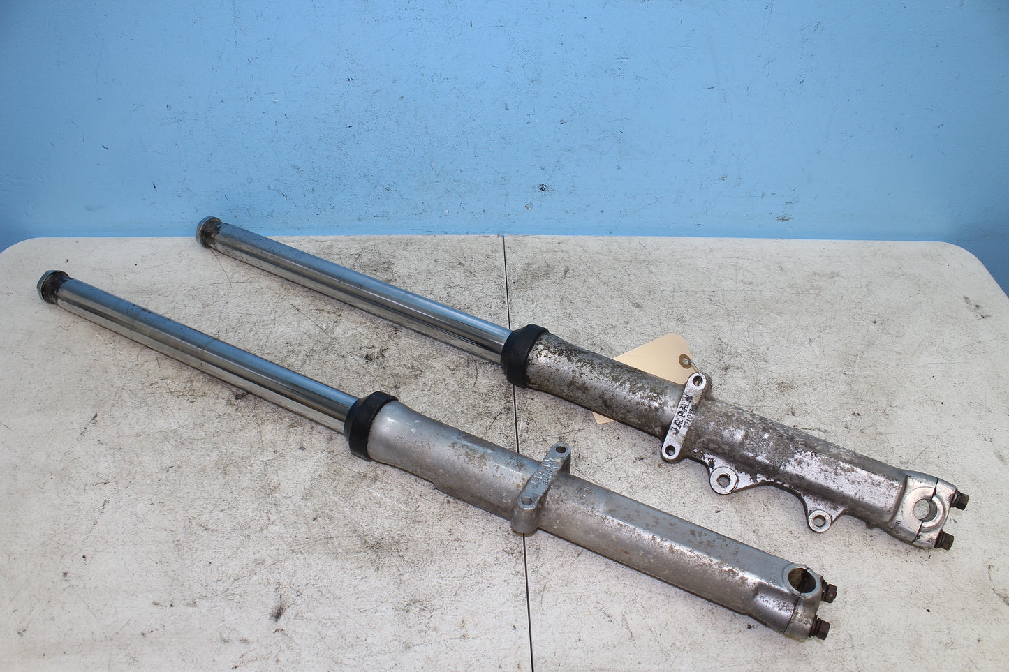 82-85 Harley Sportster XLX1000 Ironhead Forks Left Right 45900-84A 45901-84A