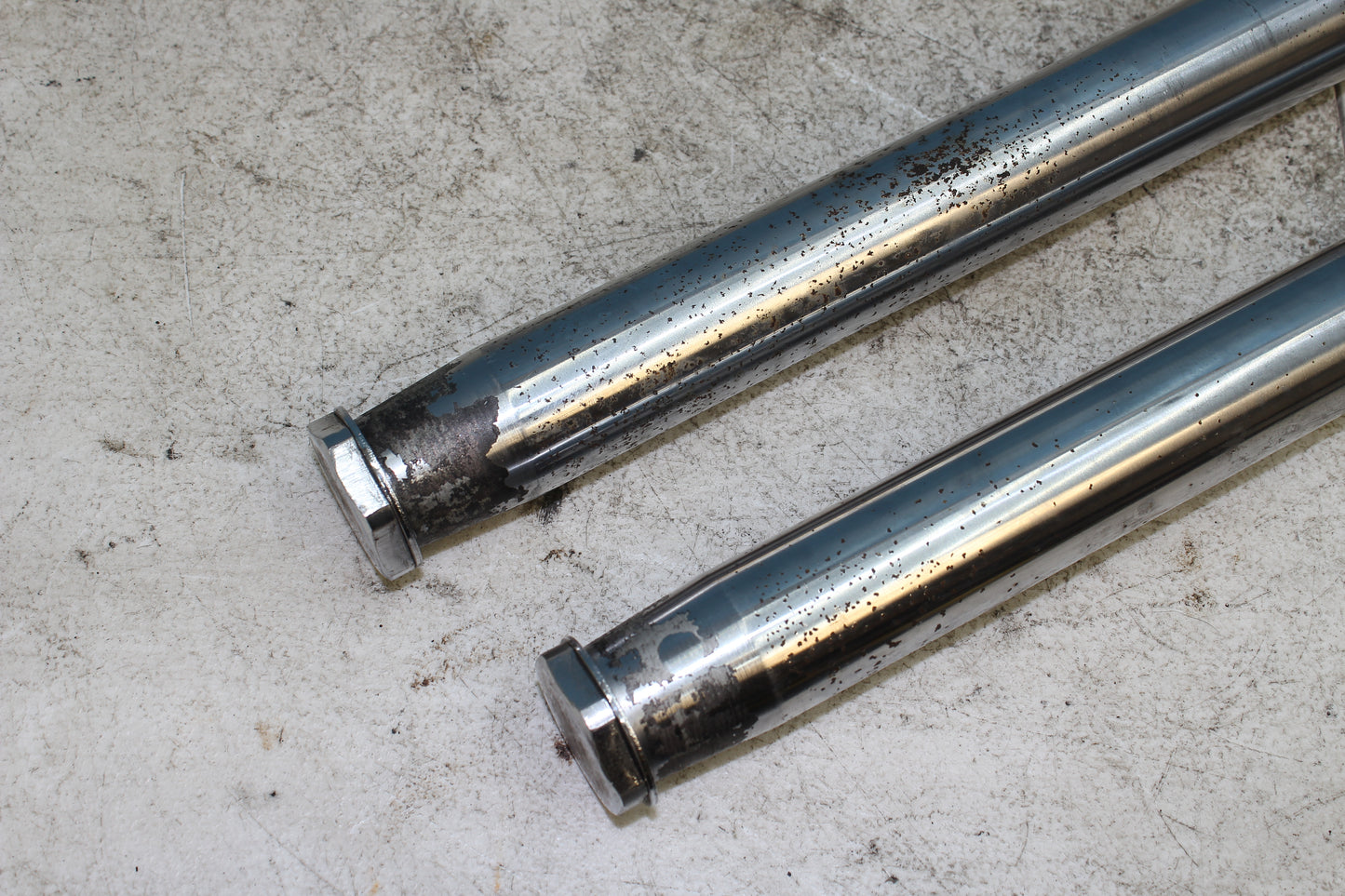82-85 Harley Sportster XLX1000 Ironhead Forks Left Right 45900-84A 45901-84A